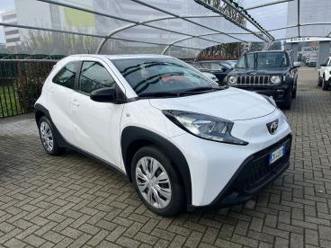 SPOTICAR Toyota Aygo X 1.0 Vvt-i 72 Cv 5 Porte Active Usata - City Car Benzina Bianco - Milano - 502411275_3
