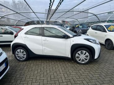 SPOTICAR Toyota Aygo X 1.0 Vvt-i 72 Cv 5 Porte Active Usata - City Car Benzina Bianco - Milano - 502411275_4