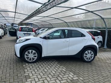 SPOTICAR Toyota Aygo X 1.0 Vvt-i 72 Cv 5 Porte Active Usata - City Car Benzina Bianco - Milano - 502411275_5