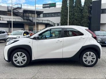 SPOTICAR Toyota Aygo X 1.0 Active 72cv Usata - City Car Benzina Bianco - Roma - 502436007_3