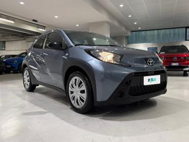 SPOTICAR Toyota Aygo 1.0b (72 Cv) Active Usata - City Car Benzina Bianco - Sesto San Giovanni - 1202441754_3