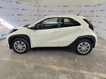 SPOTICAR Toyota Aygo 1.0b (72 Cv) Active S-cvt Usata - City Car Benzina Bianco - Roma - 1202442670_4