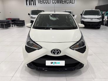 SPOTICAR Toyota Aygo 1.0 Vvt-i X-play Usata - City Car Benzina Bianco - Napoli - 1202450499_2