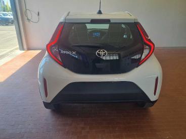 SPOTICAR Toyota Aygo 1.0b (72 Cv) Active Usata - City Car Benzina Bianco - Siena - 1202467867_4