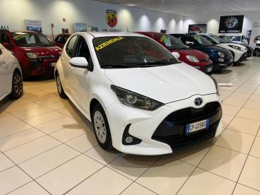 SPOTICAR Toyota Yaris 1.5 Hybrid 5 Porte Business Usata - City Car Ibrido Bianco - Milano - 502411233_3