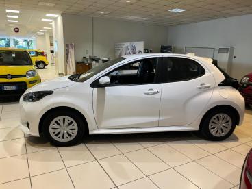 SPOTICAR Toyota Yaris 1.5 Hybrid 5 Porte Business Usata - City Car Ibrido Bianco - Milano - 502411233_5