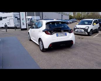SPOTICAR Toyota Yaris 4&ordf; Serie 1.5 Hybrid 5 Porte Active Usata - City Car Ibrido Bianco - Sassuolo - 502481123_4