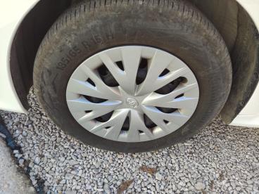 SPOTICAR Toyota Yaris Iv 2020 1.5h Active Usata - City Car Ibrido Bianco - Lancusi - 502492740_3