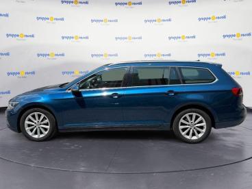 SPOTICAR Volkswagen Passat Viii 2019 Variant Variant 1.6 Tdi Business 120cv D Usata - Veicoli Commerciali Diesel Blu - Roma - 502492123_3