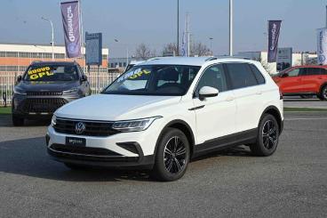 SPOTICAR Volkswagen Tiguan 1.5 Tsi 150cv Dsg Life Usata - Suv Benzina Bianco - Carmagnola - 502244128_1