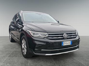 SPOTICAR Volkswagen Tiguan 1.5 Tsi Act 110kw Life Dsg Usata - Suv Benzina Nero - Grugliasco - 502440778_1