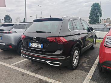 SPOTICAR Volkswagen Tiguan 1.5 Tsi Act 110kw Life Dsg Usata - Suv Benzina Nero - Grugliasco - 502440778_4