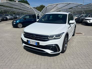 SPOTICAR Volkswagen Tiguan 1.5 Tsi Act R-line Dsg Usata - Suv Benzina Bianco - Milano - 502484879_1