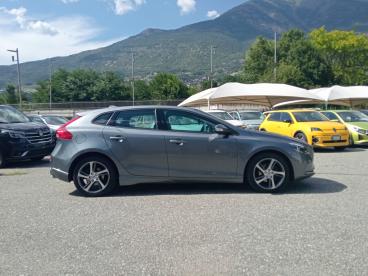 SPOTICAR Volvo V40 Ii 2.0 D2 Kinetic My18 Usata - Station Wagon Diesel Grigio - Bollengo - 502481608_2