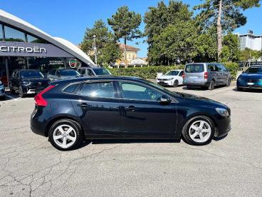 SPOTICAR Volvo V40 1.6 D2 Kinetic Usata - Station Wagon Diesel Nero - Rimini - 1202487812_2
