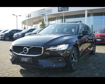 SPOTICAR Volvo V60 (2018-->) D3 Momentum Usata - Station Wagon Diesel Nero - Pineto - 502411739_1
