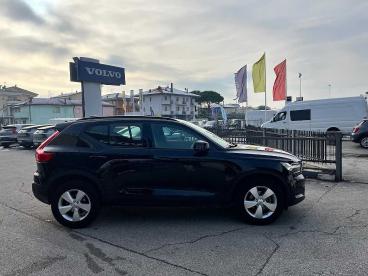 SPOTICAR Volvo Xc40 Xc 40 T3 Geartronic Momentum Core Usata - Suv Benzina Nero - Rimini - 1202415885_4