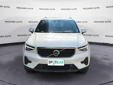 SPOTICAR Volvo Xc40 Xc 40 (2017-->) T2 Automatico Core Usata - Suv Benzina Bianco - Magenta - 1202455717_2