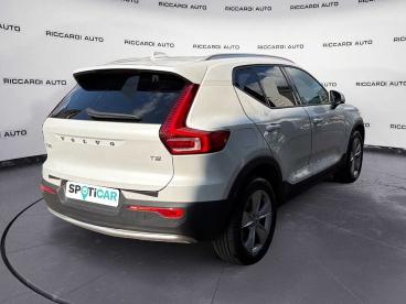 SPOTICAR Volvo Xc40 Xc 40 (2017-->) T2 Automatico Core Usata - Suv Benzina Bianco - Magenta - 1202455717_4