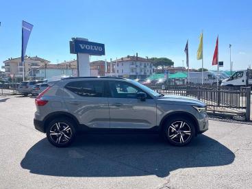 SPOTICAR Volvo Xc40 Xc 40 2.0 B3 Plus Dark Auto Usata - Suv Benzina Grigio - Rimini - 1202513352_2