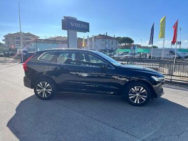 SPOTICAR Volvo Xc60 B4 (d) Awd Geartronic Momentum Pro Usata - Suv Ibrido Nero - Rimini - 1202395513_3