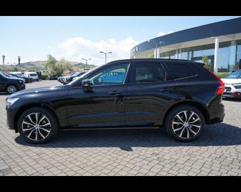 SPOTICAR Volvo Xc60 (2017-->) B4 (d) Awd Automatico Essential Usata - Suv Diesel Nero - Pineto - 502491086_2