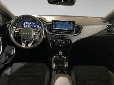 KIA-CEE-D-2010253_5.JPG 