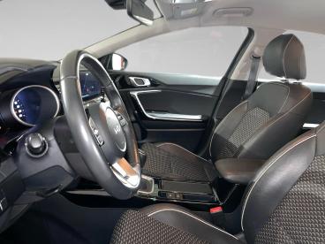 KIA-CEE-D-2010257_4.JPG 