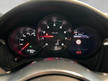 PORSCHE-MACAN-2010295_2.JPG 