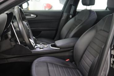 SPOTICAR Alfa Romeo Giulia 2.2 Jtdm 160 At Sprint Occasion - Berline Diesel  - Rabat - 1200001865_4