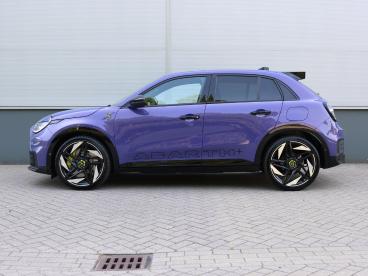 SPOTICAR Abarth 600 600e Scorpionissima 54 Kwh | 20 Inch Velgen | Navigatie Tweedehands - Suv Elektrisch Paars - De Meern - 1200282561_2