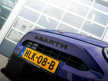 SPOTICAR Abarth 600 600e Scorpionissima 54 Kwh | 17%  Bijtelling Tweedehands - Suv Elektrisch Paars - Waddinxveen - 1200284356_2