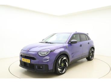 SPOTICAR Abarth 600 600e Scorpionissima 54 Kwh | Sabelt Kuipstoelen | Sperd Tweedehands - Suv Elektrisch Paars - Leeuwarden - 1200289048_1