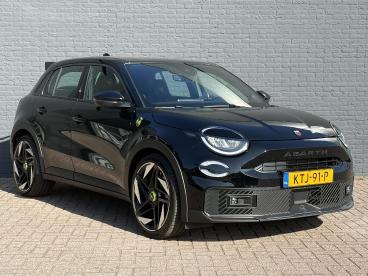 SPOTICAR Abarth 600 600e Turismo 54 Kwh | 240 Pk | 321 Km Wltp | Torsen-spe Tweedehands - Suv Elektrisch Zwart - Hengelo - 1200300602_3