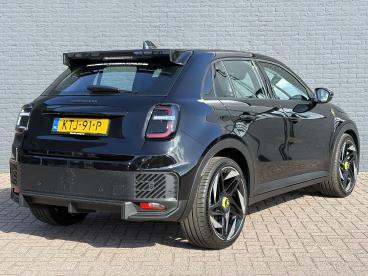 SPOTICAR Abarth 600 600e Turismo 54 Kwh | 240 Pk | 321 Km Wltp | Torsen-spe Tweedehands - Suv Elektrisch Zwart - Hengelo - 1200300602_5