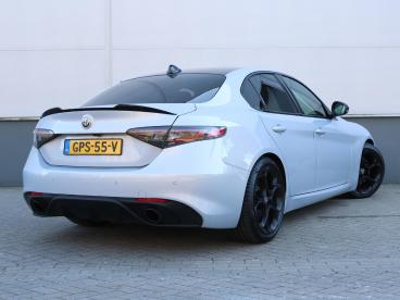 SPOTICAR Alfa Romeo Giulia 280pk Turbo Gme Awd Veloce | Winterpakket | Kerami Tweedehands - Sedan Benzine Wit - De Meern - 1200265972_3