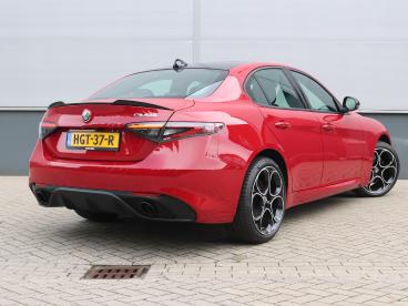 SPOTICAR Alfa Romeo Giulia 2.0 280pk Gme Awd Sprint | Schuifdak | Lederen Bek Tweedehands - Sedan Benzine Rood - De Meern - 1200266874_3