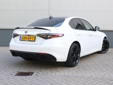 SPOTICAR Alfa Romeo Giulia 2.0 T Gme Awd Sprint | Navigatie | Harman Kardon | Tweedehands - Sedan Benzine Wit - De Meern - 1200276162_3