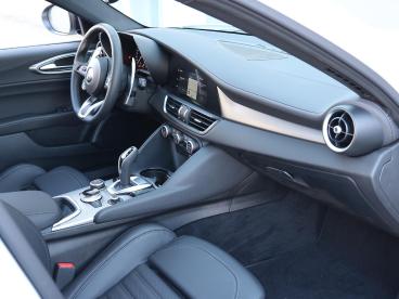 SPOTICAR Alfa Romeo Giulia 2.0 T Gme Awd Sprint | Navigatie | Harman Kardon | Tweedehands - Sedan Benzine Wit - De Meern - 1200276162_5