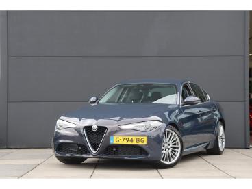SPOTICAR Alfa Romeo Giulia 2.0t Super Lederen Bekleding Bi-xenon Koplampen Tweedehands - Sedan Benzine Grijs - Amsterdam - 1200281365_1