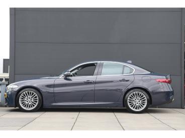 SPOTICAR Alfa Romeo Giulia 2.0t Super Lederen Bekleding Bi-xenon Koplampen Tweedehands - Sedan Benzine Grijs - Amsterdam - 1200281365_2