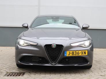 SPOTICAR Alfa Romeo Giulia 200pk Turbo Sprint | Cognac Interieur | Trekhaak | Tweedehands - Sedan Benzine Grijs - De Meern - 1200282888_2