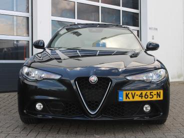 SPOTICAR Alfa Romeo Giulia 2.0 Turbo Aut. 200pk Super | Bruin Leder | Schuif/ Tweedehands - Sedan Benzine Zwart - Waddinxveen - 1200284353_2