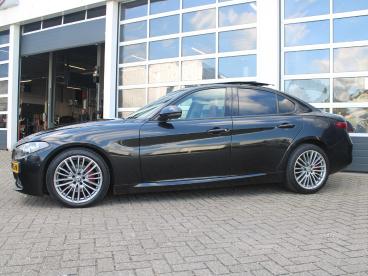 SPOTICAR Alfa Romeo Giulia 2.0 Turbo Aut. 200pk Super | Bruin Leder | Schuif/ Tweedehands - Sedan Benzine Zwart - Waddinxveen - 1200284353_5