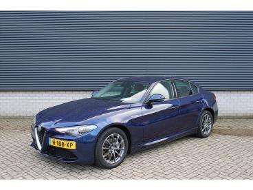 SPOTICAR Alfa Romeo Giulia Super 2.0 Turbo 200pk Automaat I Adaptieve Cruise Tweedehands - Sedan Benzine Blauw - Venlo - 1200292295_1