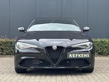 SPOTICAR Alfa Romeo Giulia  Tweedehands - Sedan Benzine Zwart - Baarn - 1200296115_2
