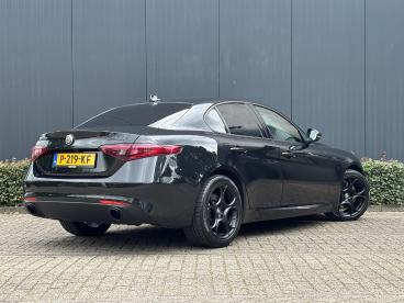 SPOTICAR Alfa Romeo Giulia  Tweedehands - Sedan Benzine Zwart - Baarn - 1200296115_3
