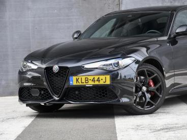 SPOTICAR Alfa Romeo Giulia Veloce 2.0 Turbo 280pk Awd Automaat Active Suspens Tweedehands - Sedan Benzine Zwart - Sittard - 1200296529_2