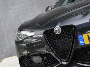 SPOTICAR Alfa Romeo Giulia Veloce 2.0 Turbo 280pk Awd Automaat Active Suspens Tweedehands - Sedan Benzine Zwart - Sittard - 1200296529_4
