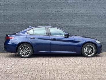 SPOTICAR Alfa Romeo Giulia Super 2.0 Turbo 200pk Automaat I Summerdeal | Adap Tweedehands - Sedan Benzine Blauw - Hengelo - 1200300120_5